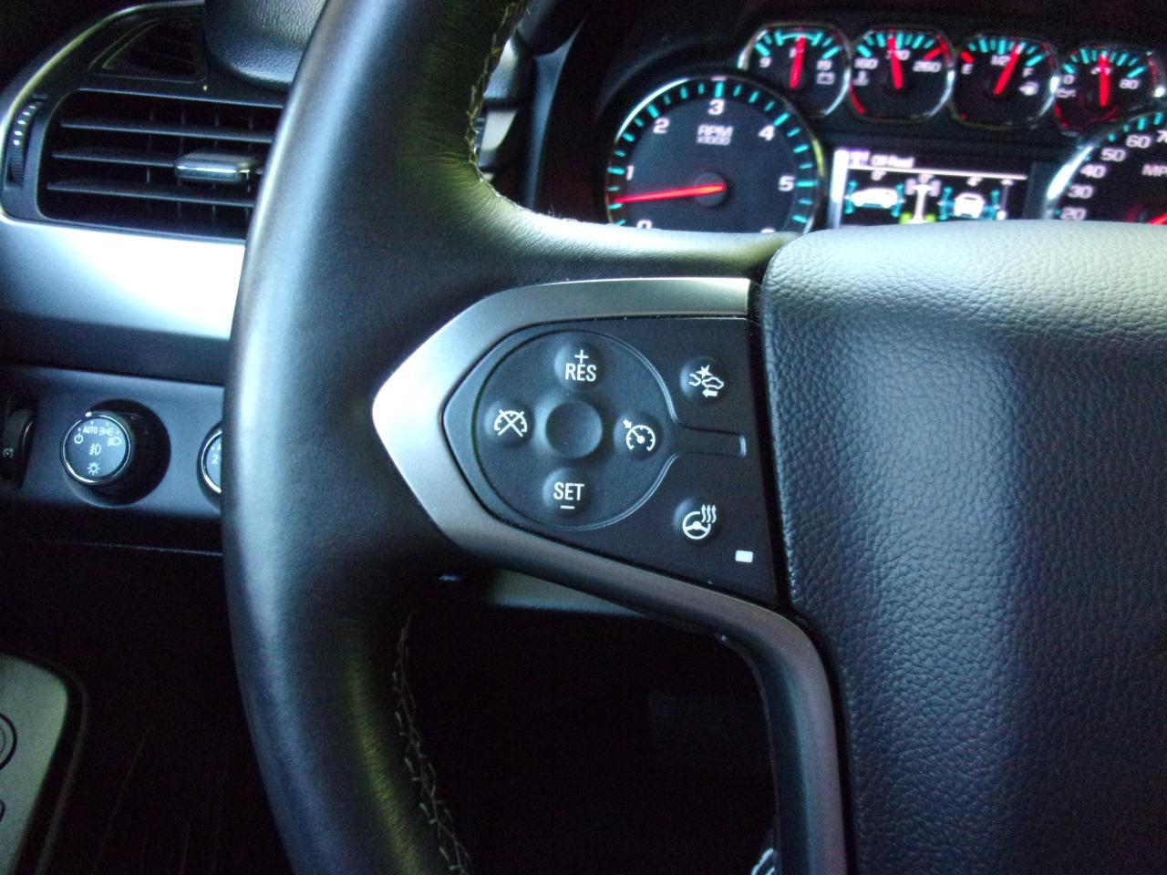 Chevrolet Suburban 4WD 4dr LTZ 2015