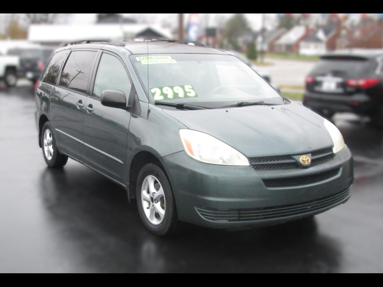 2004 Toyota Sienna LE - 7 Passenger