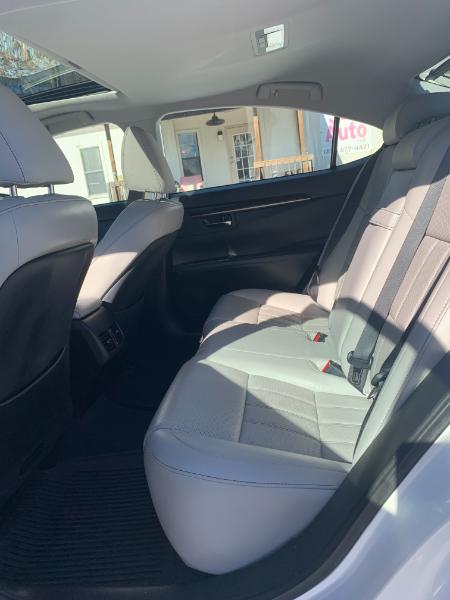 Lexus ES 350 Sedan 2017