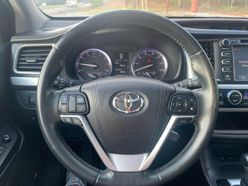 Toyota Highlander Limited FWD V6 2016