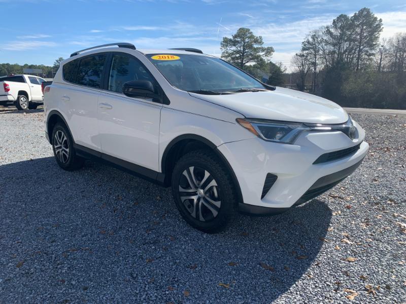 Toyota RAV4 LE FWD 2018