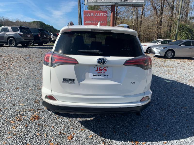 Toyota RAV4 LE FWD 2018