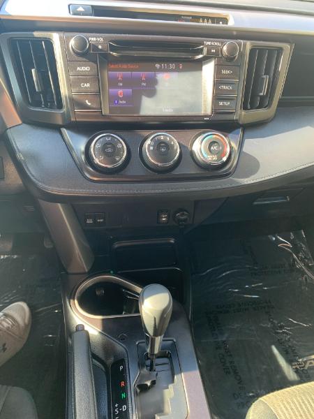 Toyota RAV4 LE FWD 2018