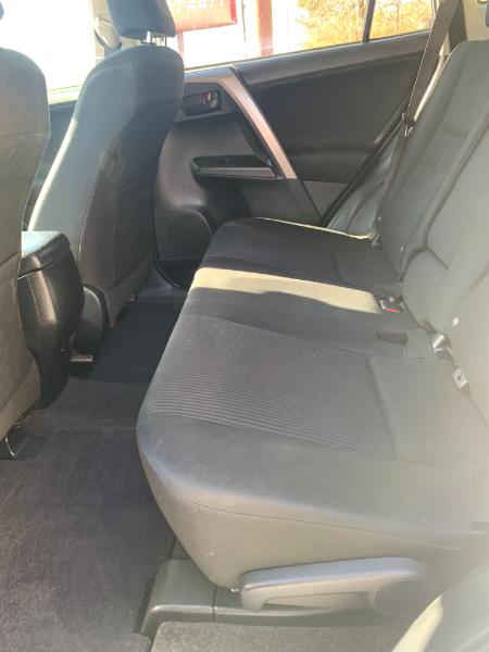 Toyota RAV4 LE FWD 2018