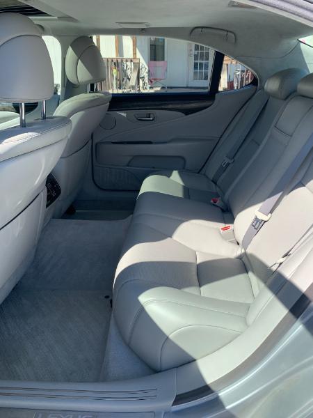 Lexus LS 460 L Luxury Sedan AWD 2010