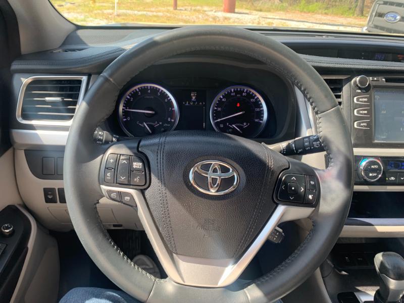 Toyota Highlander XLE FWD V6 2016