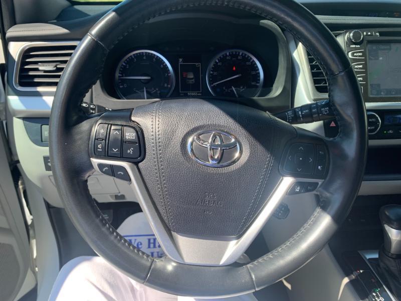 Toyota Highlander Limited FWD V6 2019