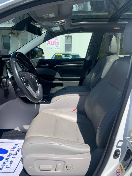 Toyota Highlander Limited FWD V6 2019