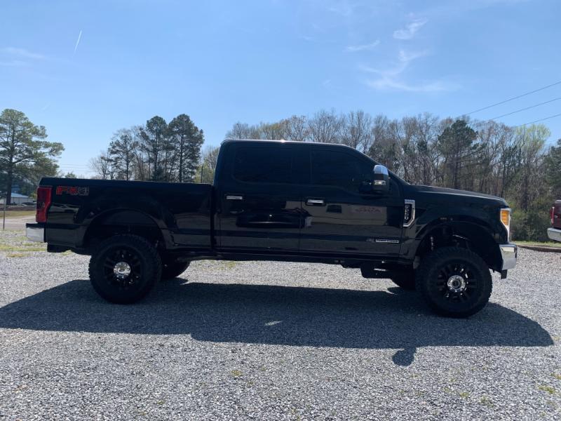 Ford F-250 SD Lariat Crew Cab 4WD 2017