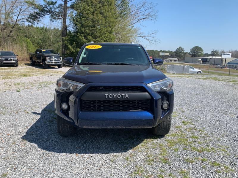 Toyota 4Runner SR5 2WD 2017