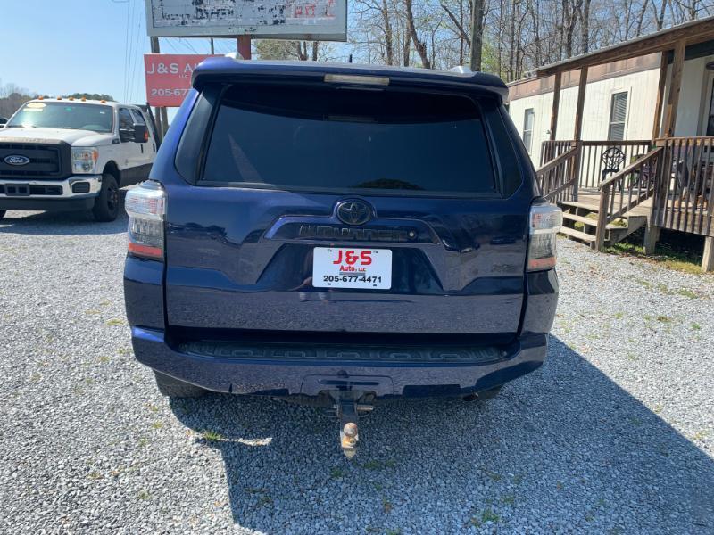 Toyota 4Runner SR5 2WD 2017