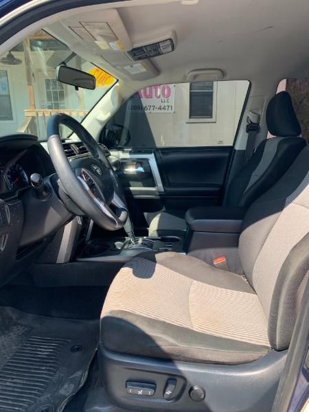 Toyota 4Runner SR5 2WD 2017