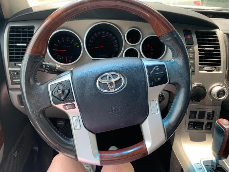 Toyota Sequoia Plantium 2WD 2016