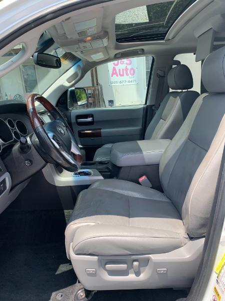 Toyota Sequoia Plantium 2WD 2016