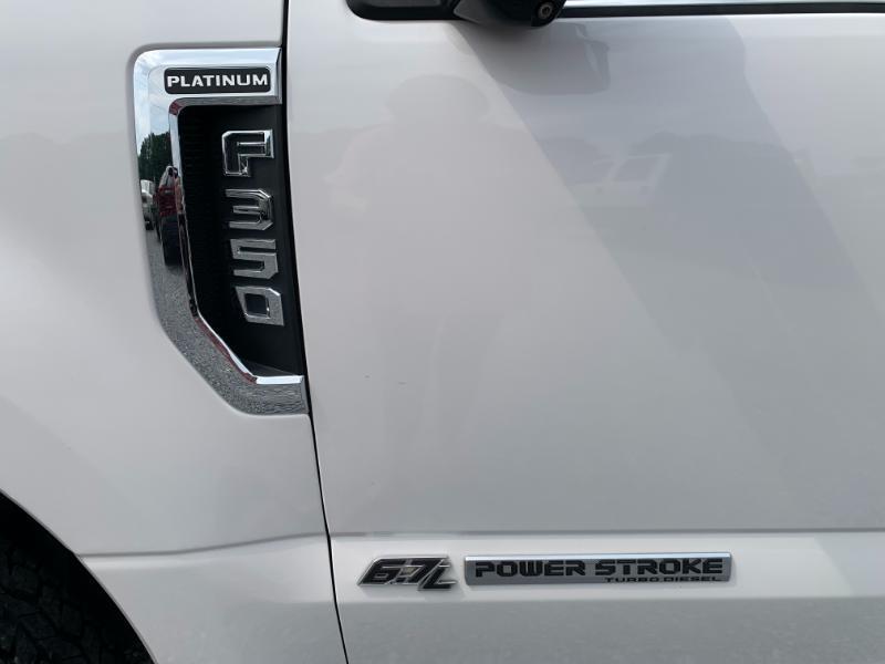 Ford F-350 SD Platinum Crew Cab Long Box 4WD DRW 2019