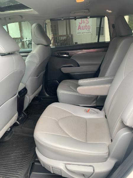 Toyota Highlander Limited AWD V6 2021