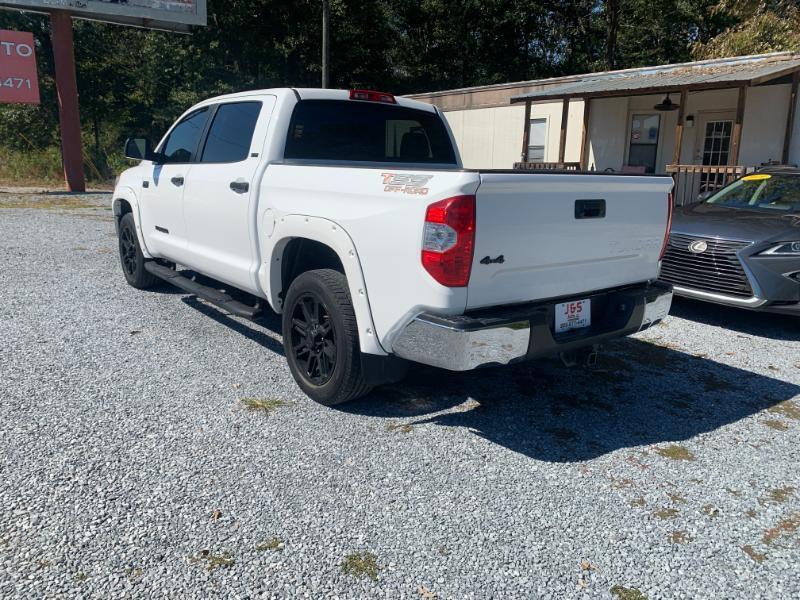 Toyota Tundra SR5 5.7L V8 CrewMax 4WD 2019