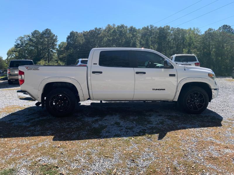 Toyota Tundra SR5 5.7L V8 CrewMax 4WD 2019
