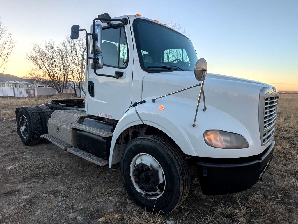 2016 Freightliner M2 SEMI