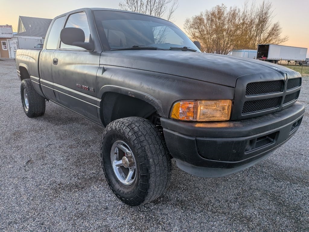 1998 Dodge Ram Pickup ST's photo