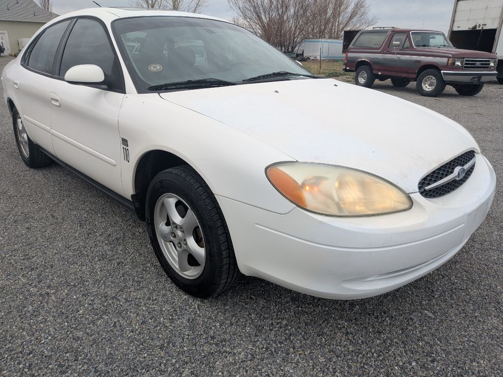 2003 Ford Taurus SES's photo