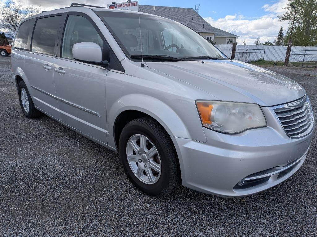 2011 Chrysler Town & Country TOURING
