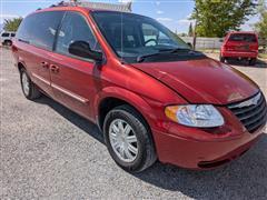 2005 Chrysler Town & Country 