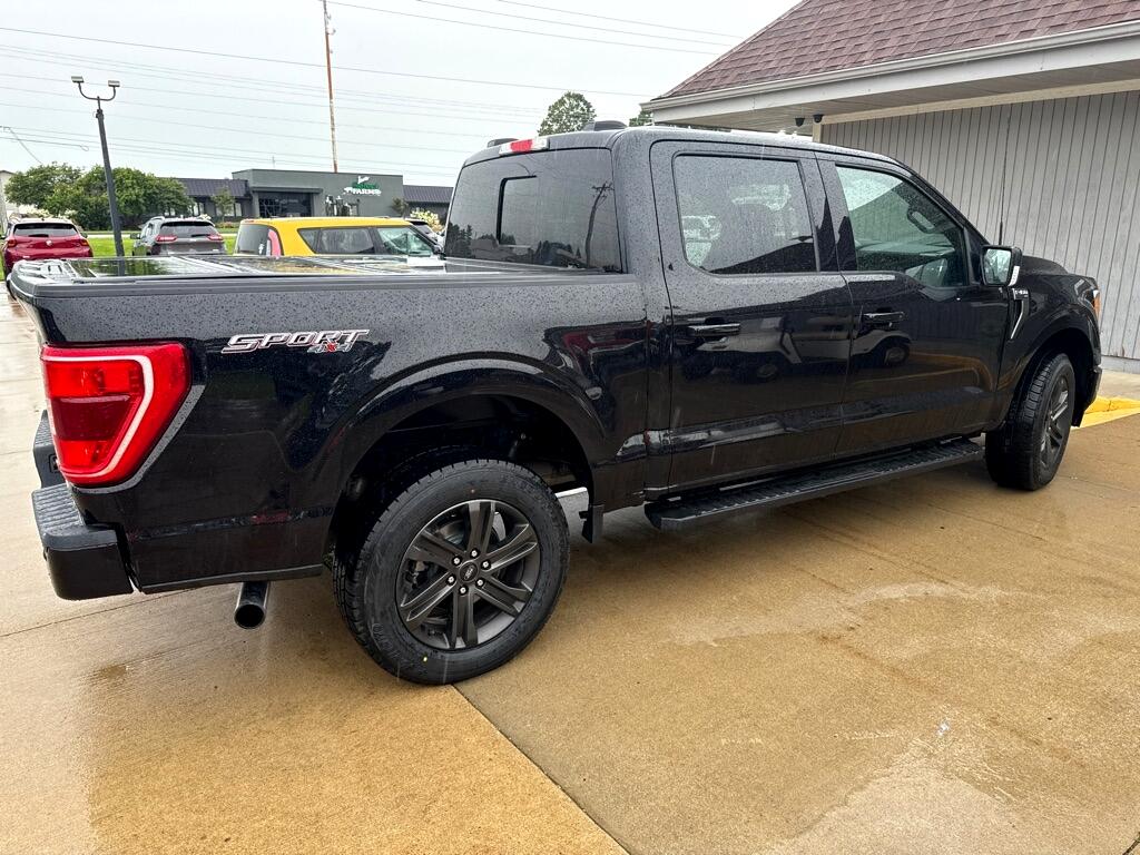 2021 Ford F-150 XLT photo 2