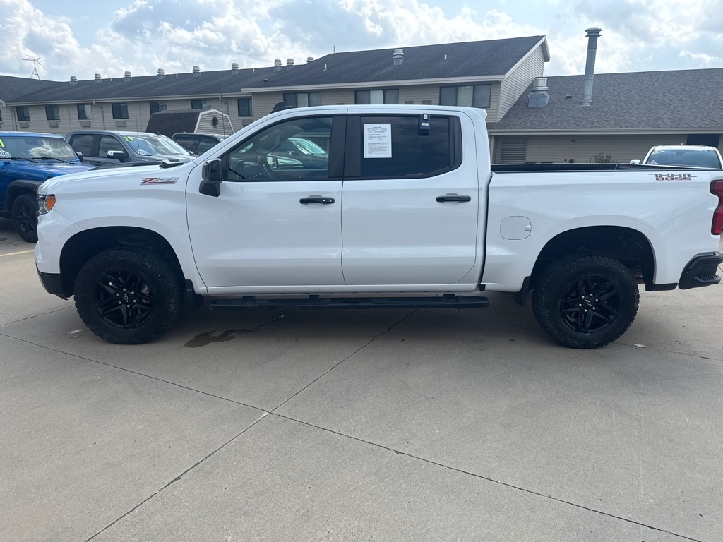 2023 Chevrolet Silverado 1500 LT Trail Boss photo 2
