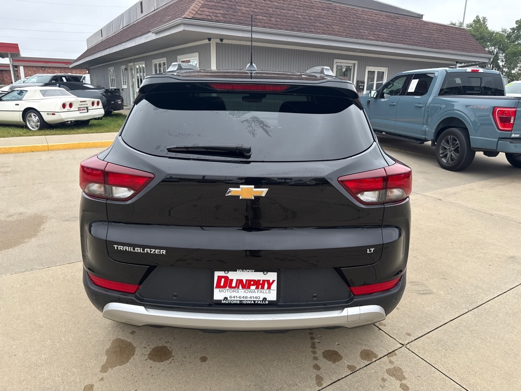 2024 Chevrolet Trailblazer LT photo 3