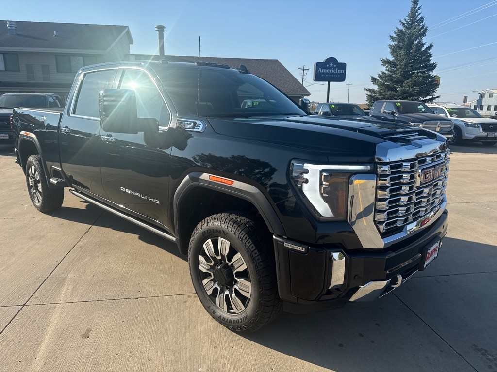 2024 GMC Sierra 2500HD 4WD Crew Cab 159" Denali