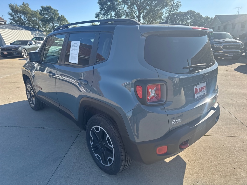 2016 Jeep Renegade Trailhawk photo 3