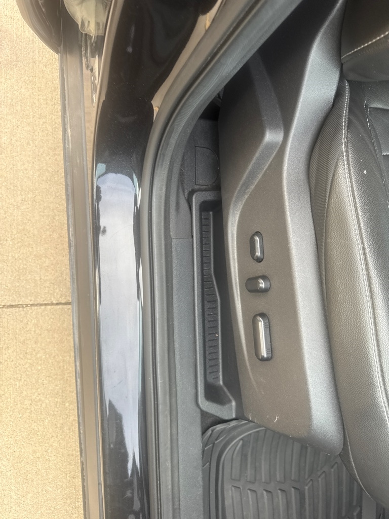 Ford Escape 4WD 4dr Titanium 2015