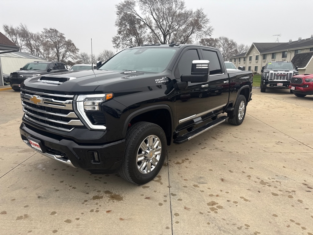 2024 Chevrolet Silverado 2500HD 4WD Crew Cab 159" High Country