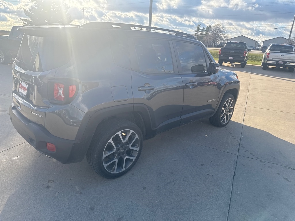 2022 Jeep Renegade Limited photo 4