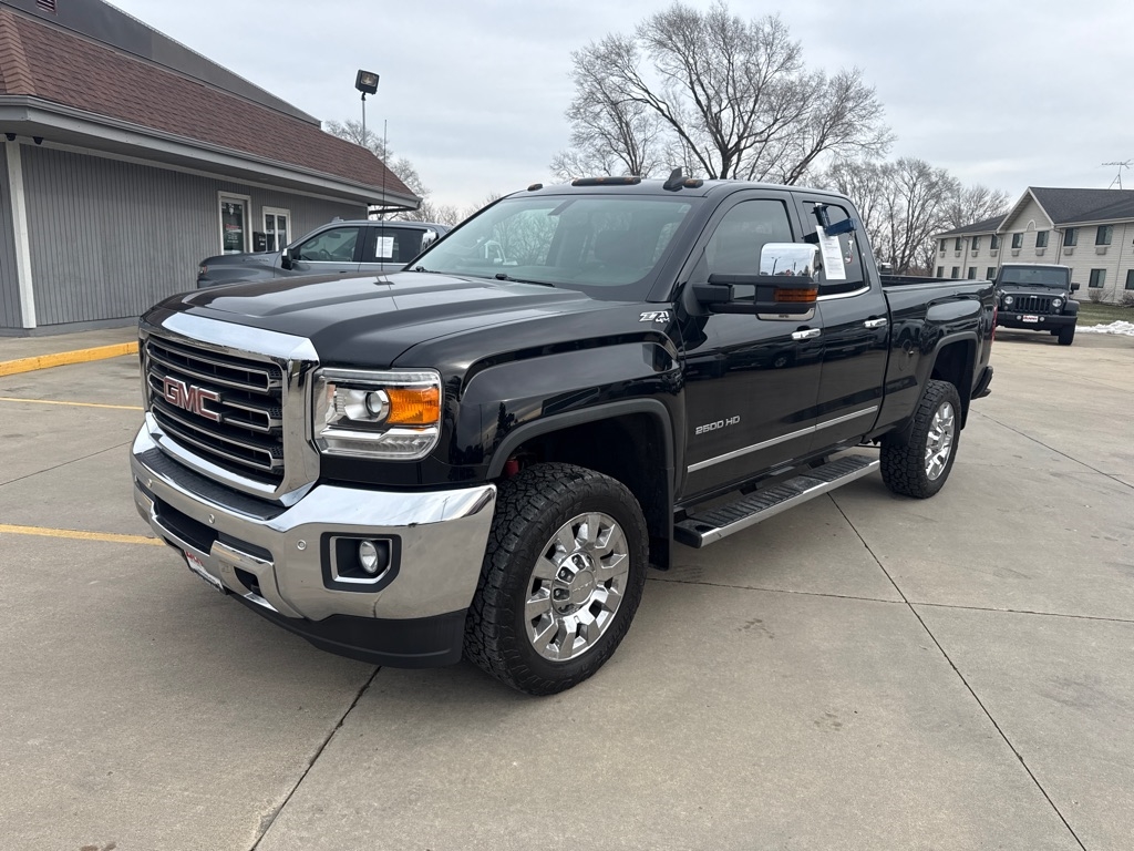 2016 GMC Sierra 2500HD 4WD Double Cab 144.2" SLT