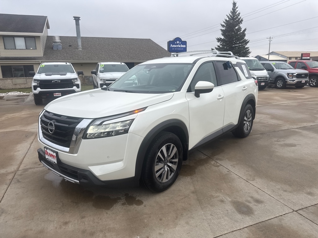2023 Nissan Pathfinder SL 4WD