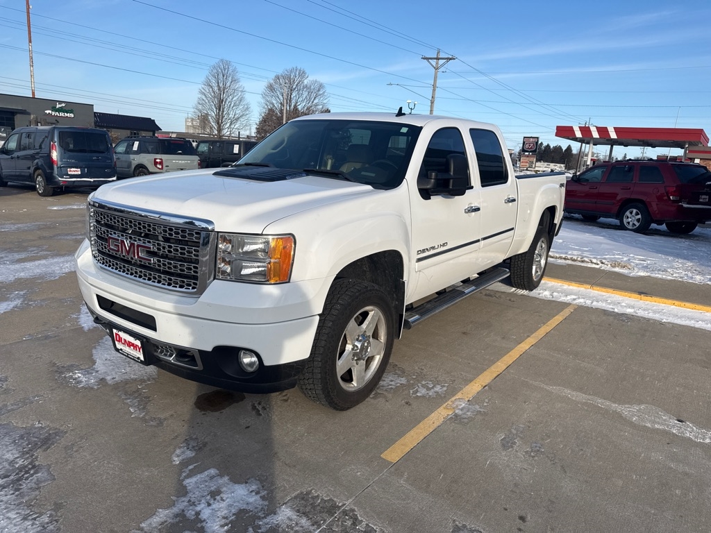 2012 GMC Sierra 2500HD 4WD Crew Cab 153.7" Denali