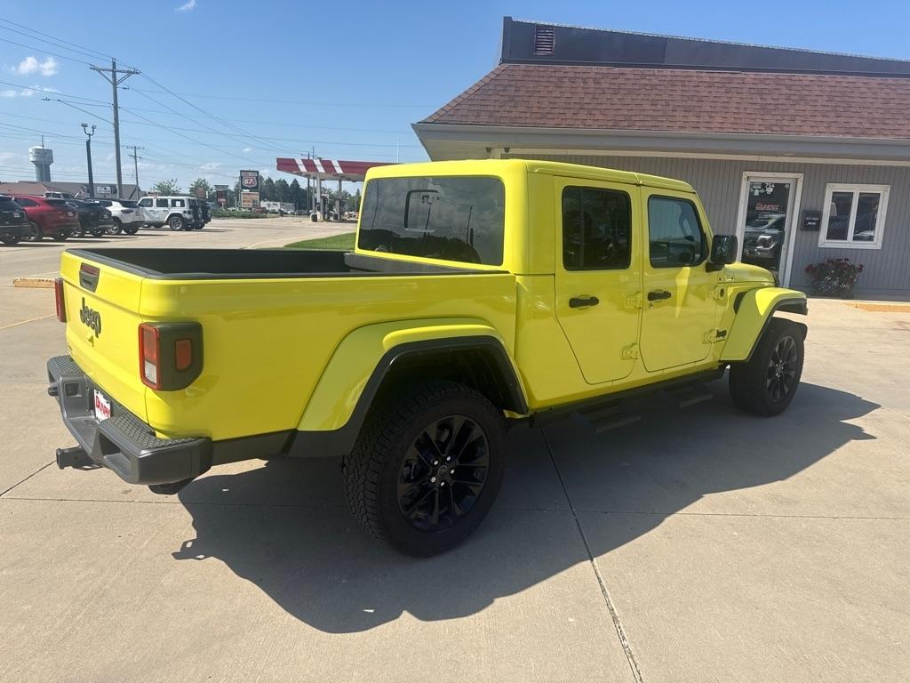 2024 Jeep Gladiator Nighthawk - Photo 6