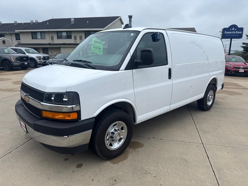 2025 Chevrolet Express Cargo Van RWD 2500 135"