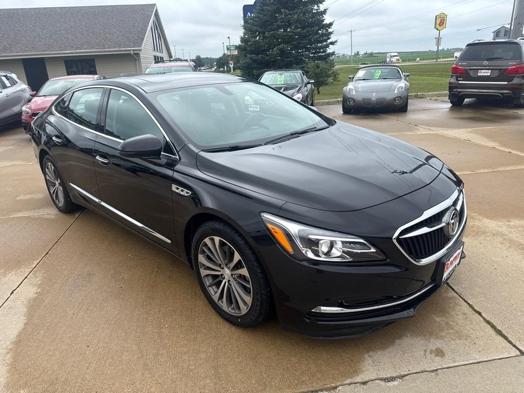 2019 Buick LaCrosse 4dr Sdn Essence AWD