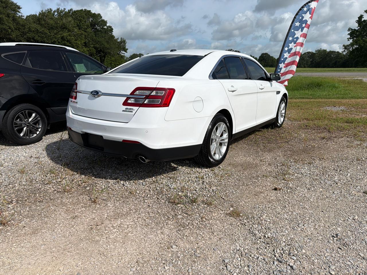 Ford Taurus SEL FWD 2015