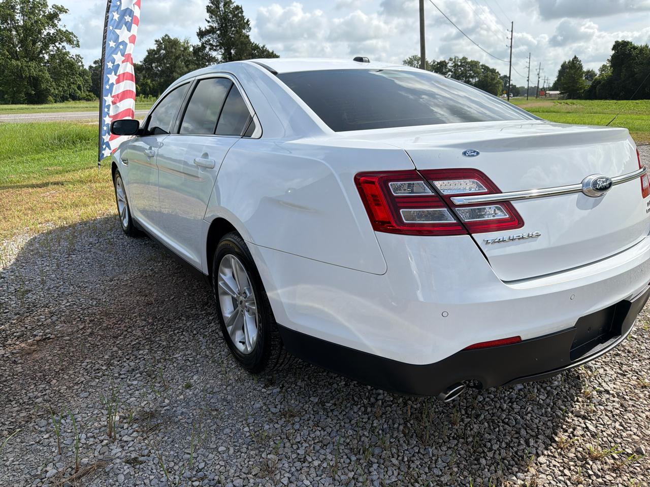 Ford Taurus SEL FWD 2015
