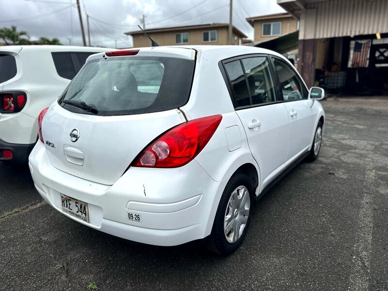 Nissan Versa 1.8 SL Hatchback 2012