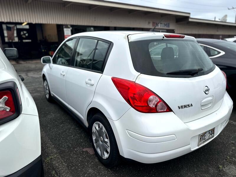 Nissan Versa 1.8 SL Hatchback 2012
