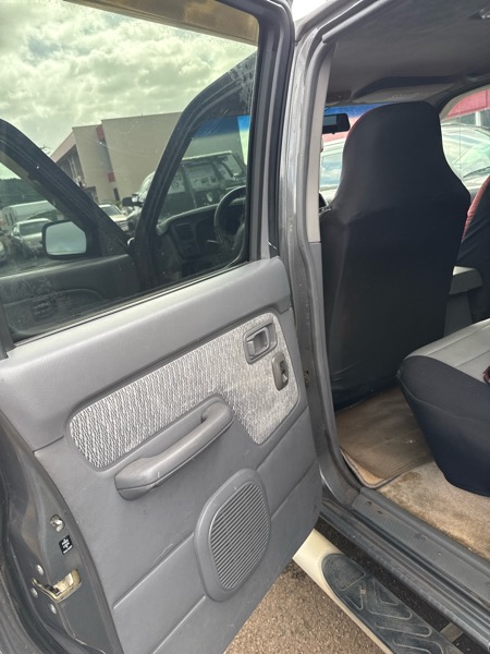 Nissan Frontier XE Crew Cab 2WD 2000