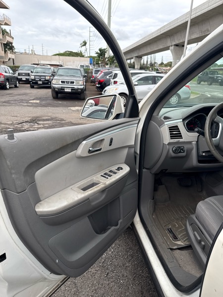 Chevrolet Traverse LT AWD 2012