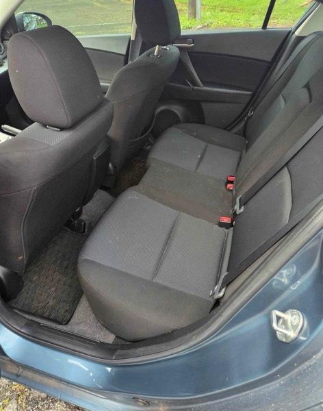 Mazda MAZDA3 i Touring 4-door 2010