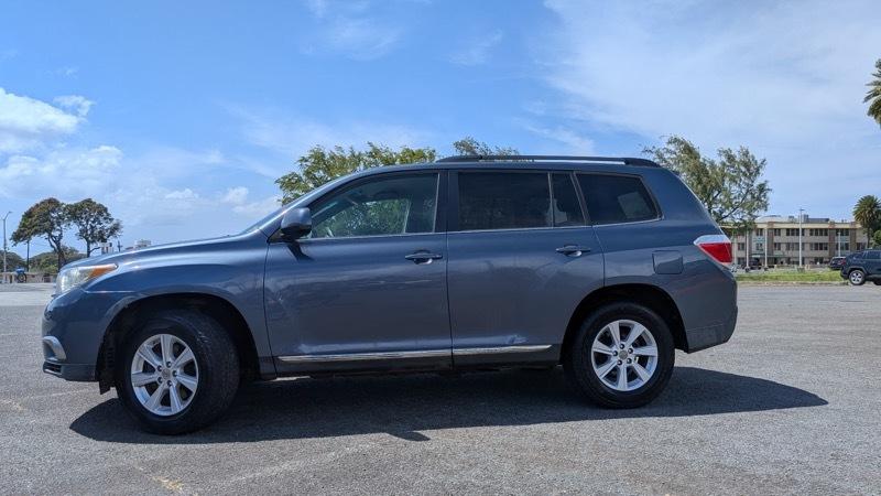 Toyota Highlander Base 4WD 2011