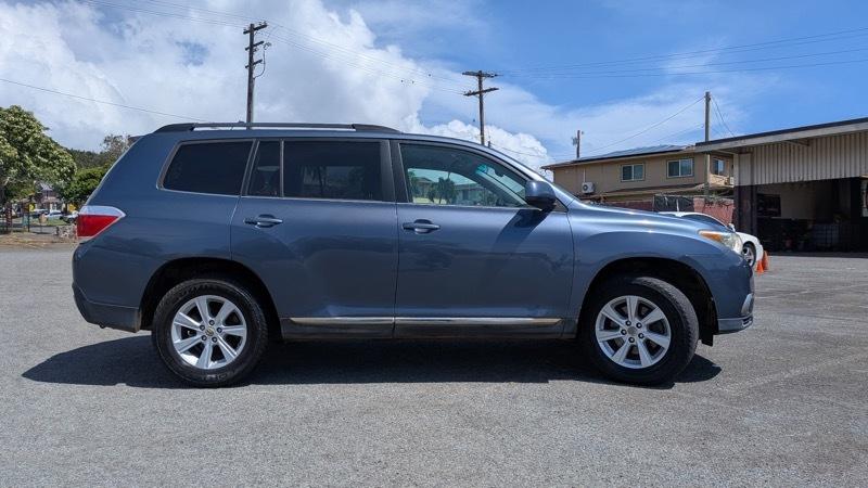 Toyota Highlander Base 4WD 2011
